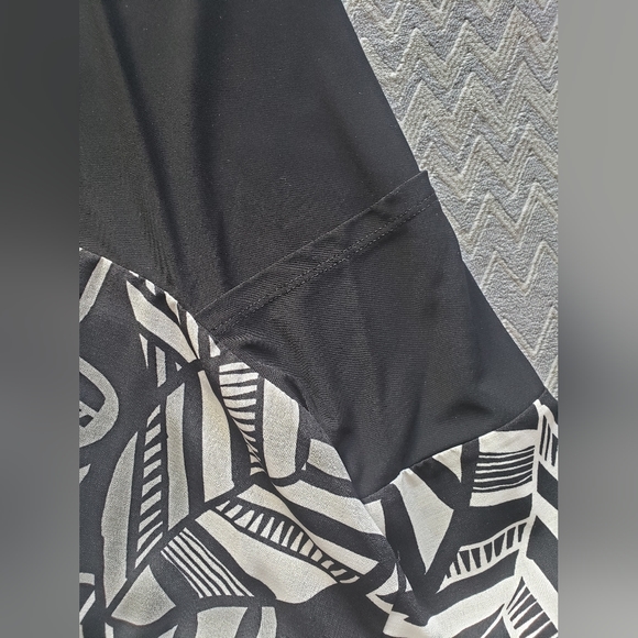 Joseph Ribkoff tropical leaf dress - Picture 2 of 8